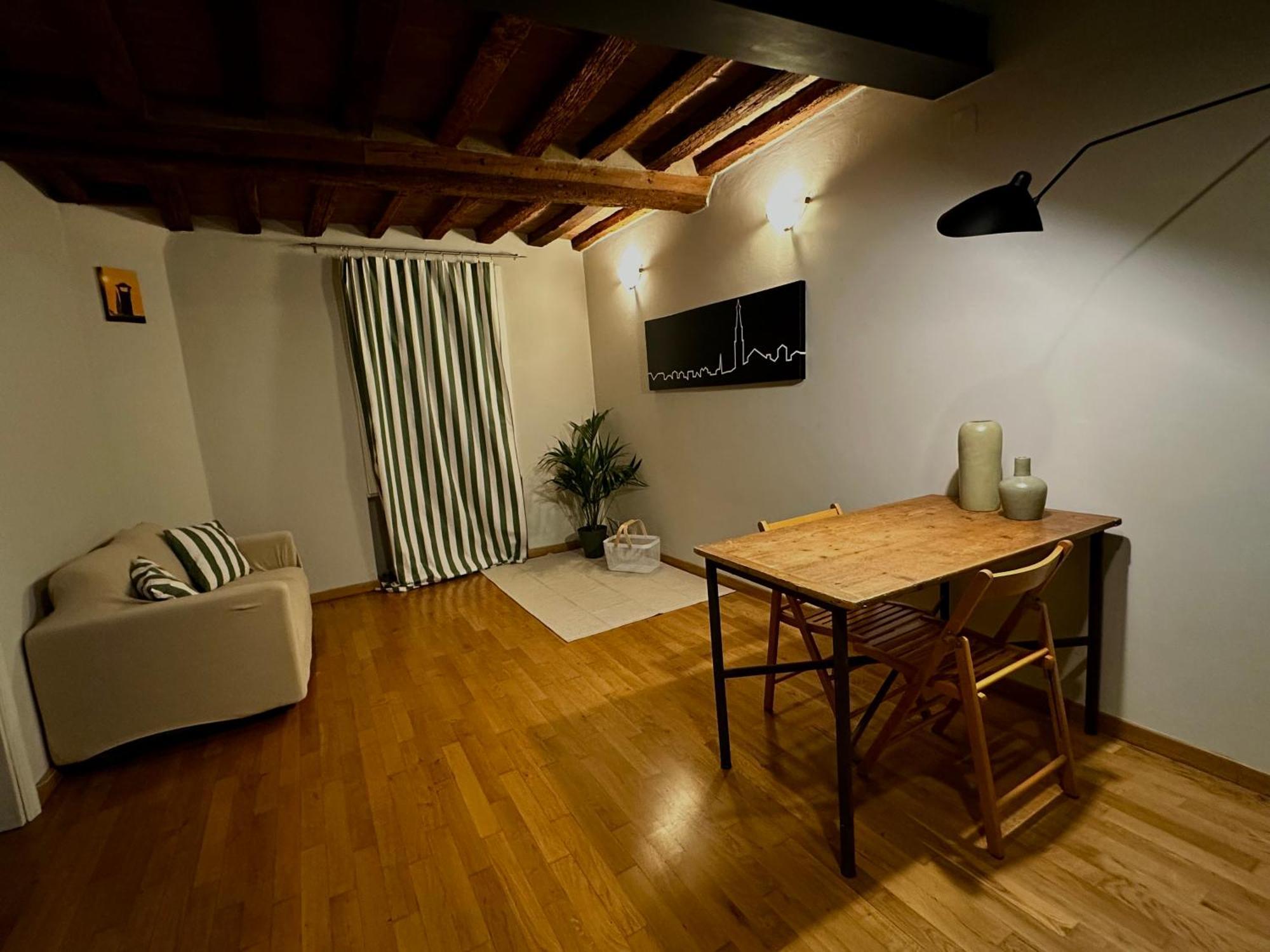 Maison Vert Appartamento In Centro Storico A Modena Exterior foto